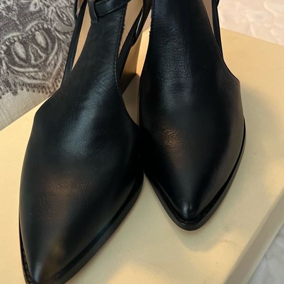 BEUTIFUL BRAND NEW STRAPY HEEL - Picture 2 of 9